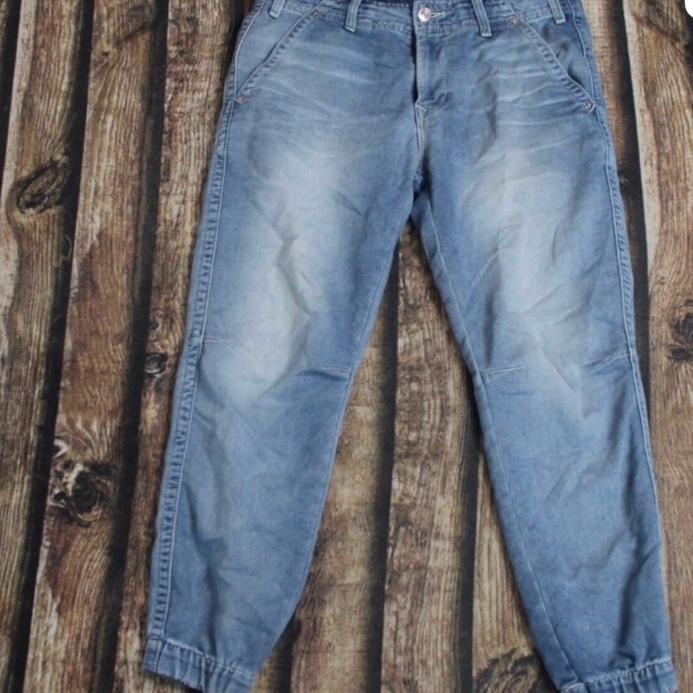 - True Religion Light Blue Jogger Jeans Size 33